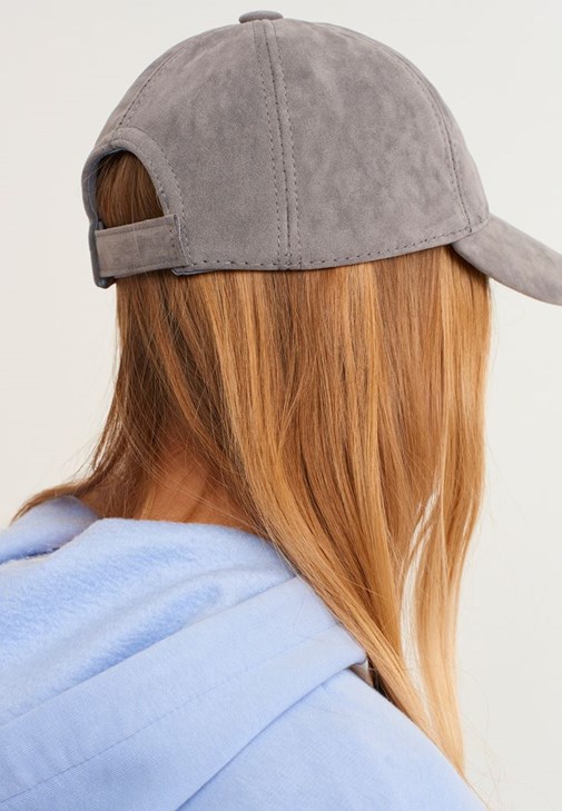 Kapüşonlu Sweatshirt ve Sweat Pantolon Kombini