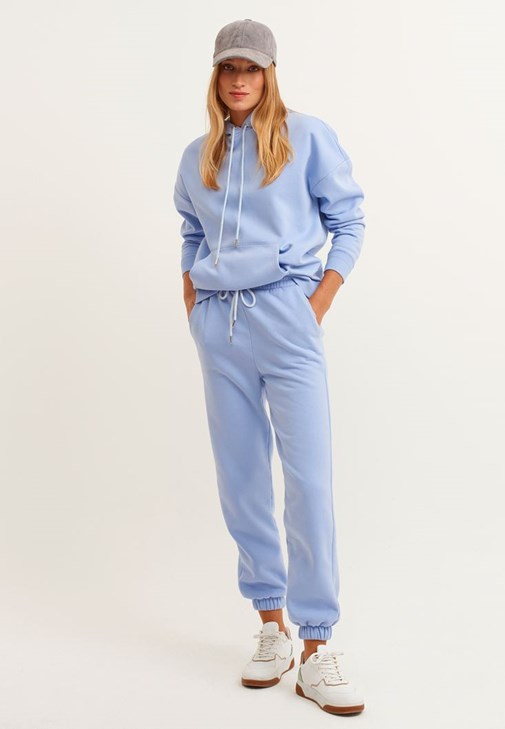 Kapüşonlu Sweatshirt ve Sweat Pantolon Kombini