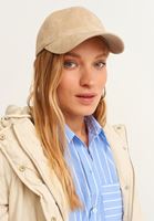 Kapüşonlu Kapitone Mont ve Slim-Fit Denim Pantolon Kombini