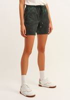 Bayan Yeşil Batik Desenli Mini Şort