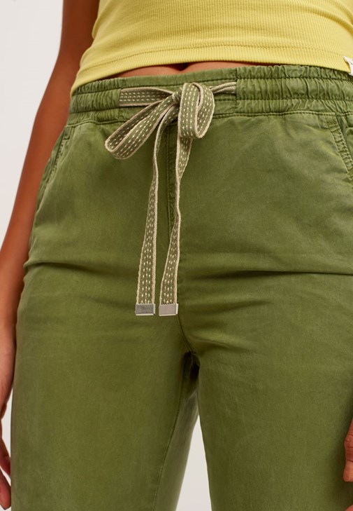 İnce Askılı Seamless Crop ve Pantolon Kombini