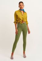 Skinny Pantolon ve Oversize Gömlek Kombini
