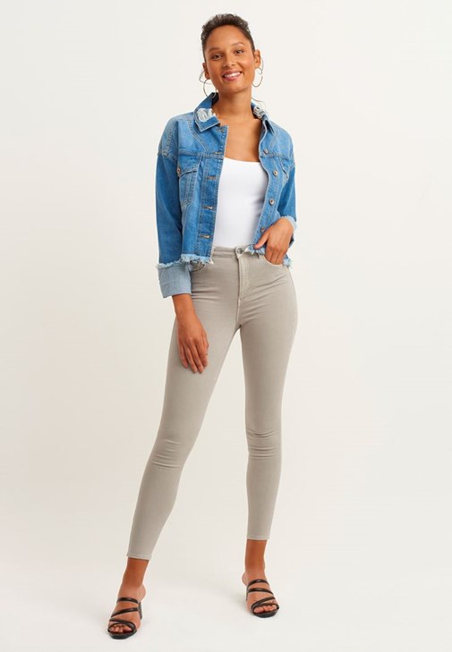 Skinny Pantolon ve  Denim Ceket Kombini