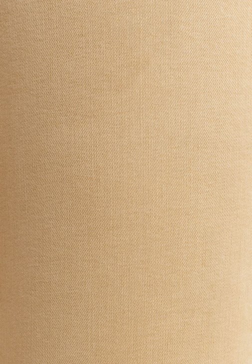 Skinny Pantolon ve V Yaka Tişört Kombini