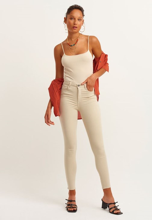 Boğazlı Triko ve Skinny Pantolon Kombini