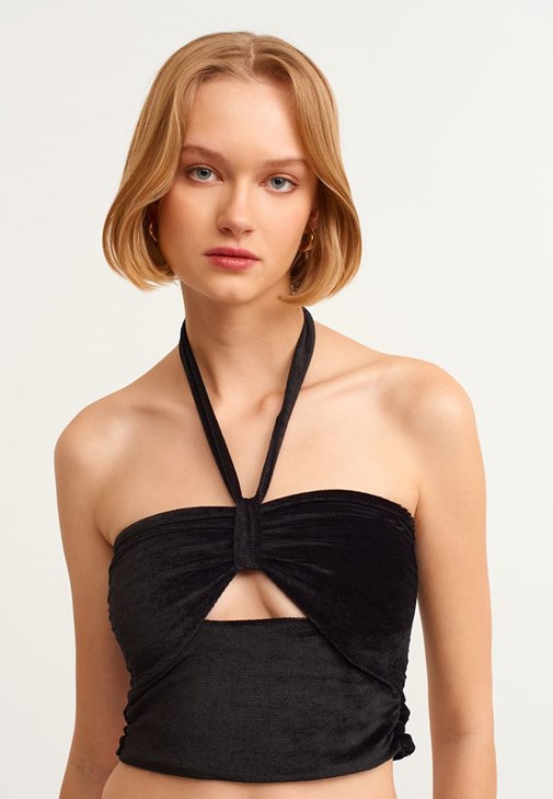 Kadife Crop Top ve Skinny Pantolon Kombini