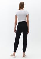 Jogger Pantolon ve  Polo Yaka Triko Kombini