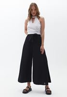 Bayan Beyaz Cut-Out Yaka Detaylı Bluz