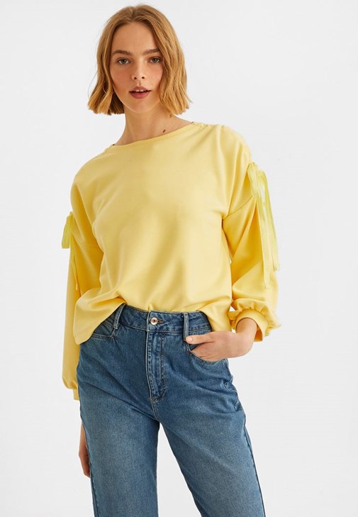 Sarı Kol Detaylı Sweatshirt