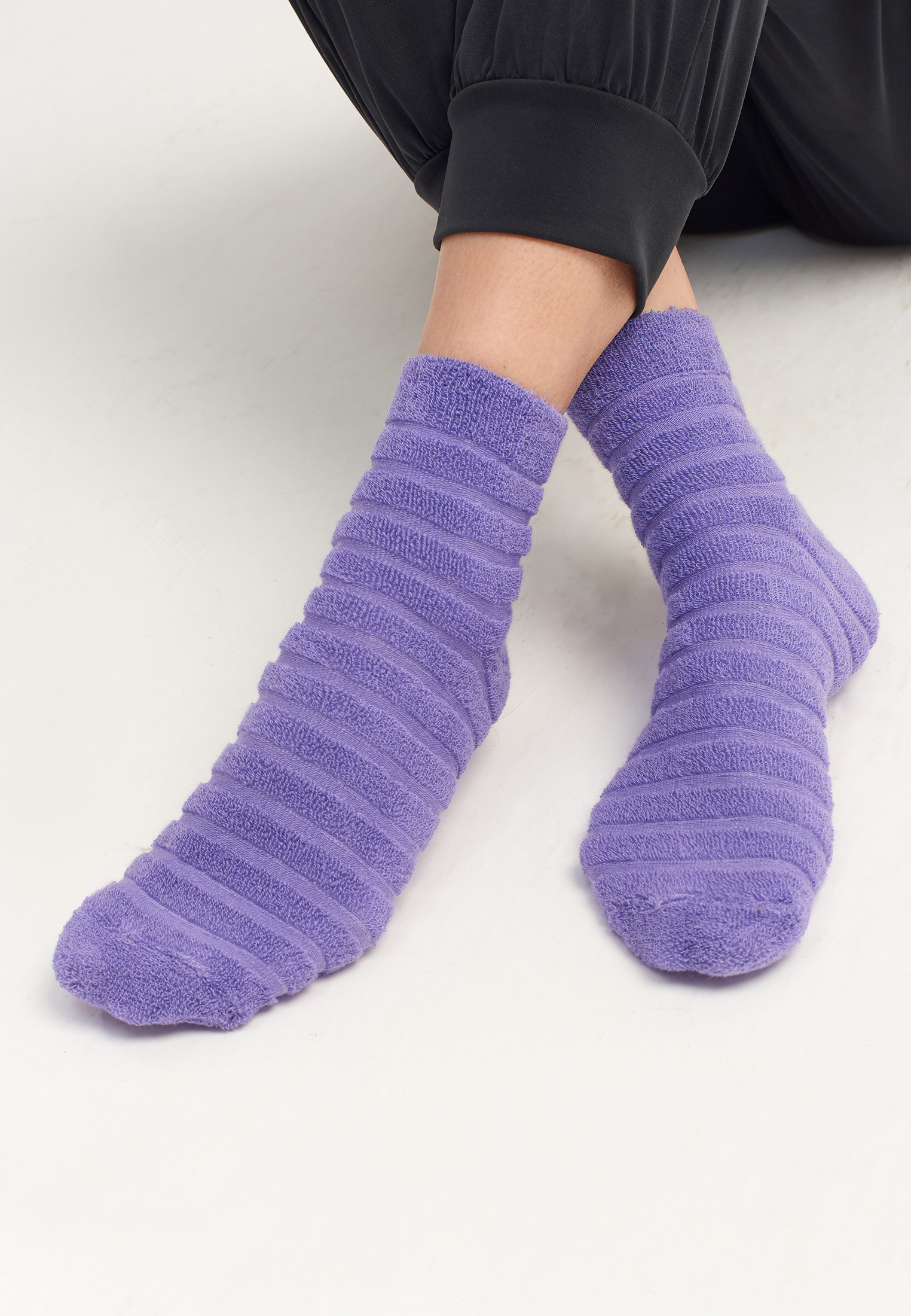 Mor Özel Parfümlü ve Dokulu Ankle Çorap