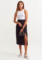 Bayan Siyah Yırtmaç Detaylı Midi Boy Etek