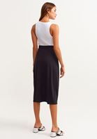 Bayan Siyah Yırtmaç Detaylı Midi Boy Etek