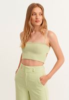 Sırt Detaylı Crop ve Wide-Leg Pantolon Kombini