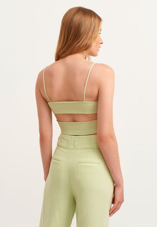 Sırt Detaylı Crop ve Wide-Leg Pantolon Kombini