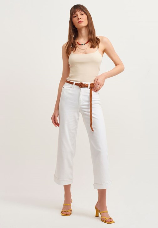 Havuç Pantolon ve Atlet Kombini