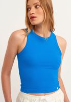 Halter-Neck Tank ve Kargo Jogger Pantolon Kombini