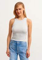 Halter-Neck Top ve Denim Pantolon Kombini