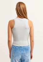 Halter-Neck Top ve Denim Pantolon Kombini