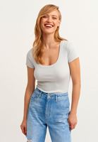 Bayan Gri Pamuklu U-Neck Tişört