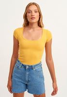 Bayan Sarı Pamuklu U-Neck Tişört