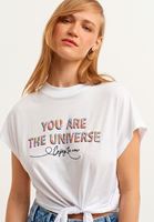 Bayan Beyaz Bağlama Detaylı ve Baskılı Tişört ( MODAL )