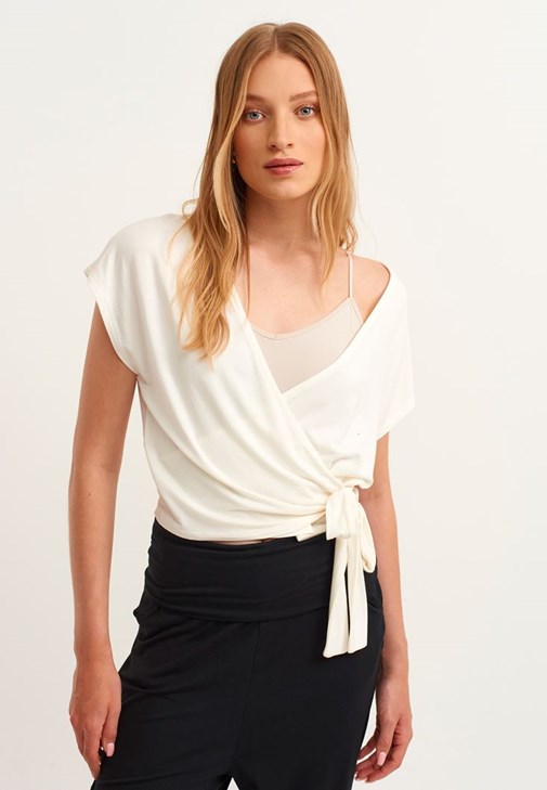 Kruvaze Crop Bluz ve Jogger Pantolon Kombini