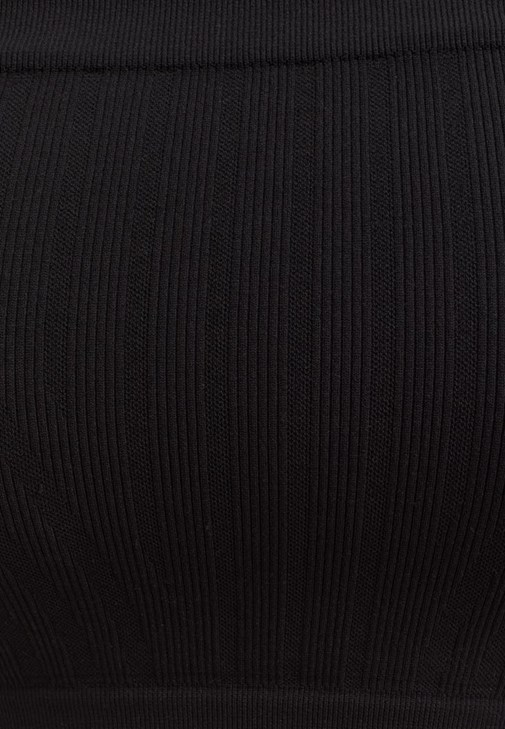 Straplez Crop ve Yırtmaçlı Pantolon Kombini