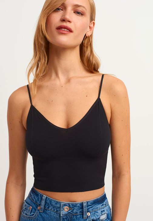 Pile Detaylı Bol Pantolon ve Crop Top Kombini