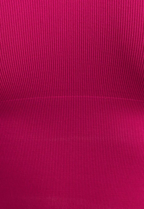 Dikişsiz Crop Top ve Straight-Fit Denim Pantolon Kombini