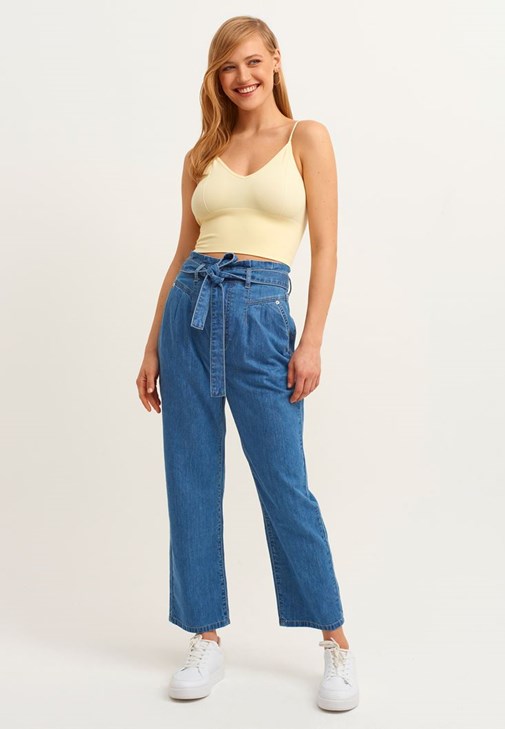 Düğmeli Hırka ve Straight-Fit Pantolon Kombini