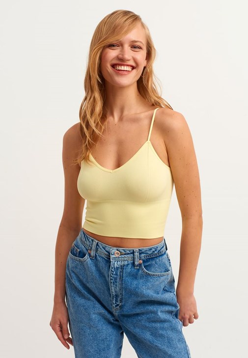 Wide-Leg Pantolon ve Dikişsiz Crop Kombini