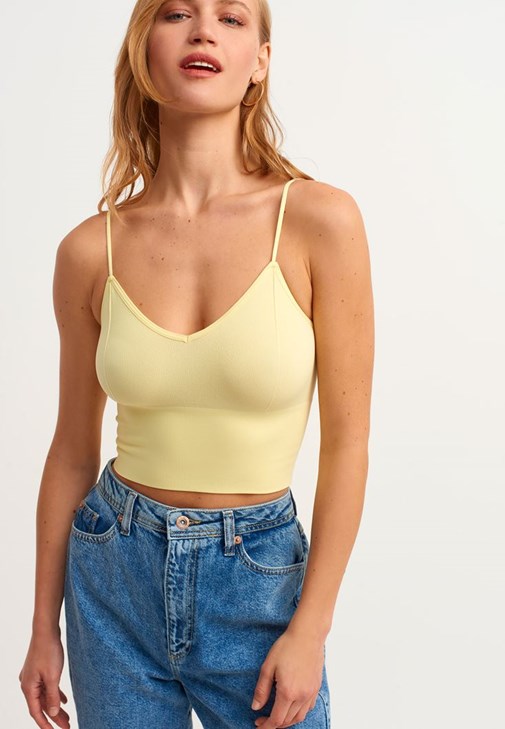 Wide-Leg Pantolon ve Dikişsiz Crop Kombini