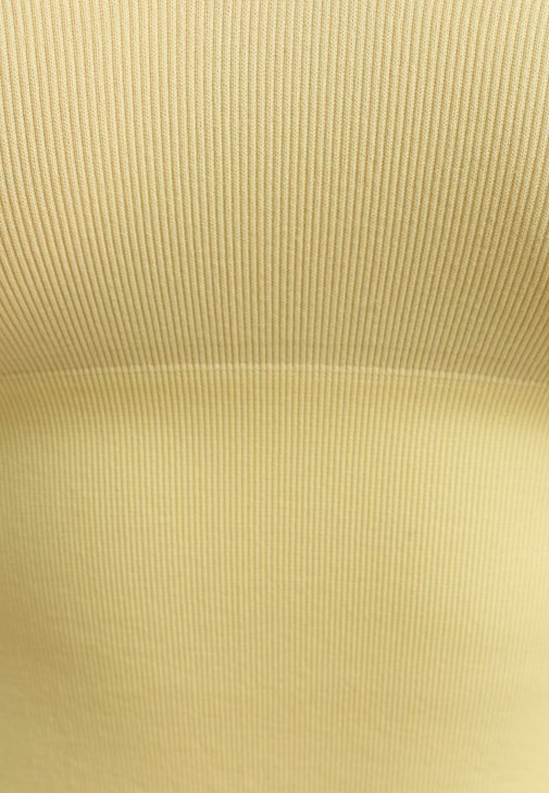 Wide-Leg Pantolon ve Dikişsiz Crop Kombini
