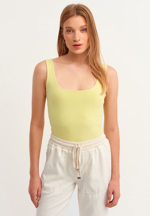 Kare Yaka Atlet ve Nature Friendl Jogger Pantolon Kombini