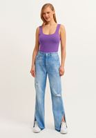 Kare Yaka Atlet ve Pantolon Kombini