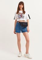 Bayan Beyaz Baskı ve Şerit Detaylı Pamuklu Crop Tişört