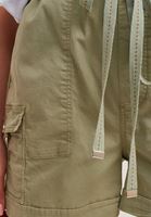 Bayan Yeşil Pamuklu ve Cepli Mini Şort