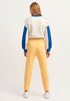Baggy-Fit Pantolon ve Sweatshirt Kombini