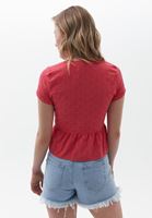 Bağcıklı Crop Bluz ve Denim Şort Kombini
