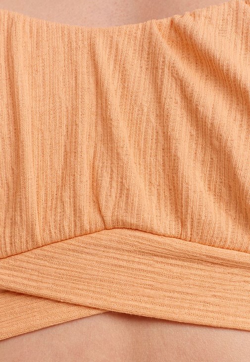 Yırtmaçlı Wide-Leg Pantolon ve Crop Bluz Kombini