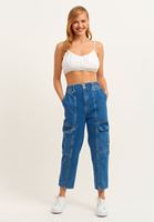 Bayan Beyaz Askılı ve Büzgülü Crop Top