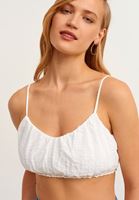 Bayan Beyaz Askılı ve Büzgülü Crop Top