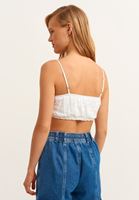 Bayan Beyaz Askılı ve Büzgülü Crop Top