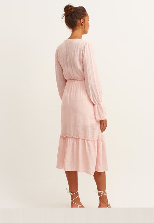 Bağcık Detaylı Uzun Kimono Ve Bantlı Topuklu Ayakkabı Kombini