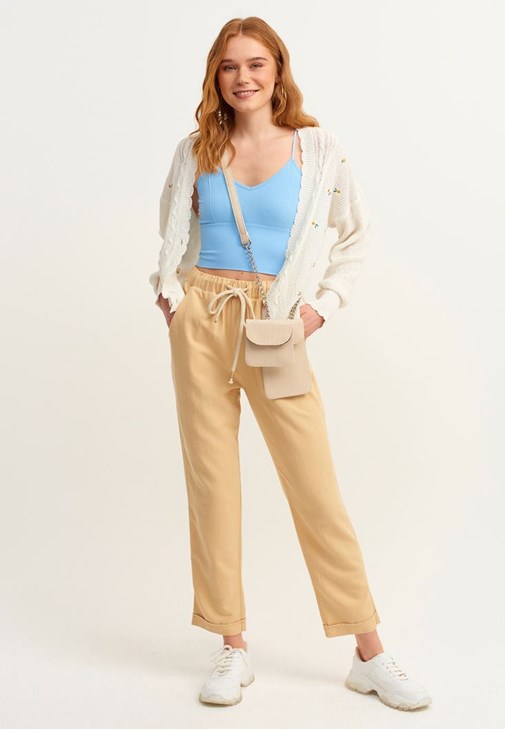Bağcıklı Pantolon ve Dikişsiz Crop Top Kombini