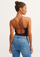 Sırt Detaylı Bodysuit ve Denim Pantolon Kombini