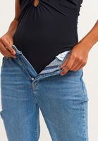 Sırt Detaylı Bodysuit ve Denim Pantolon Kombini