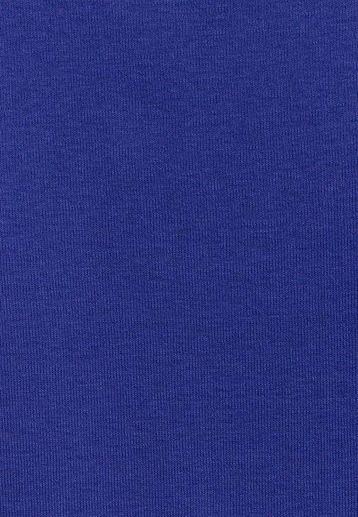 Zero-Neck Tişört ve Jogger Pantolon Kombini