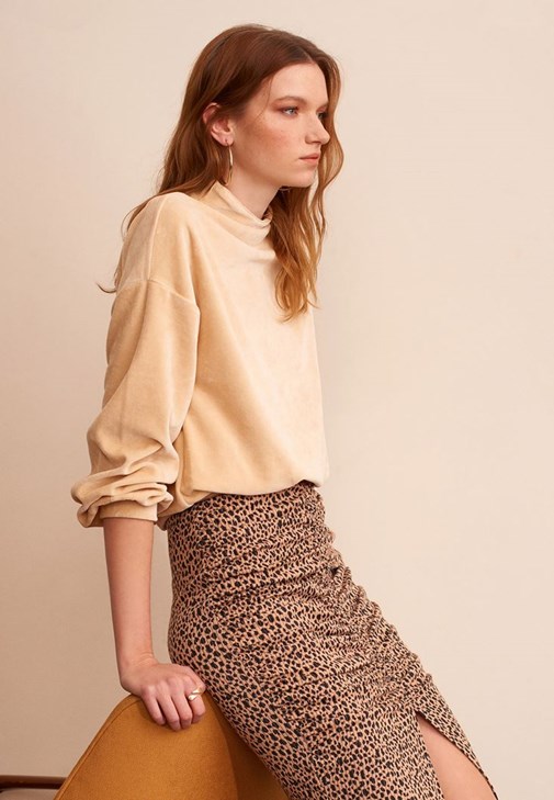 Bej High-Neck Uzun Kollu Triko Top