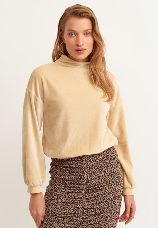 Büzgülü Midi Etek ve High-Neck Triko Top Kombini